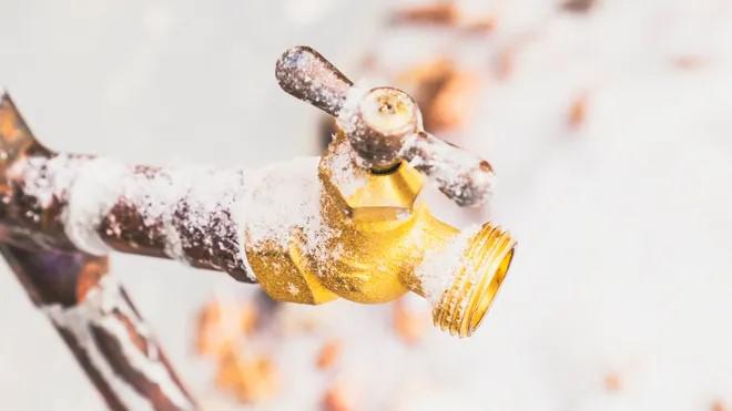 Don’t Let the Cold Catch You Off Guard: Winterize Your Pipes Now